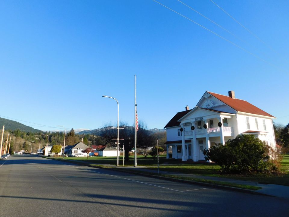 Lyman, Washington in the upper Skagit Valley