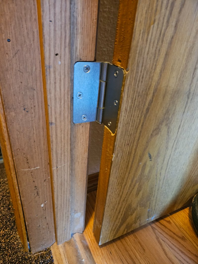 Door hinge